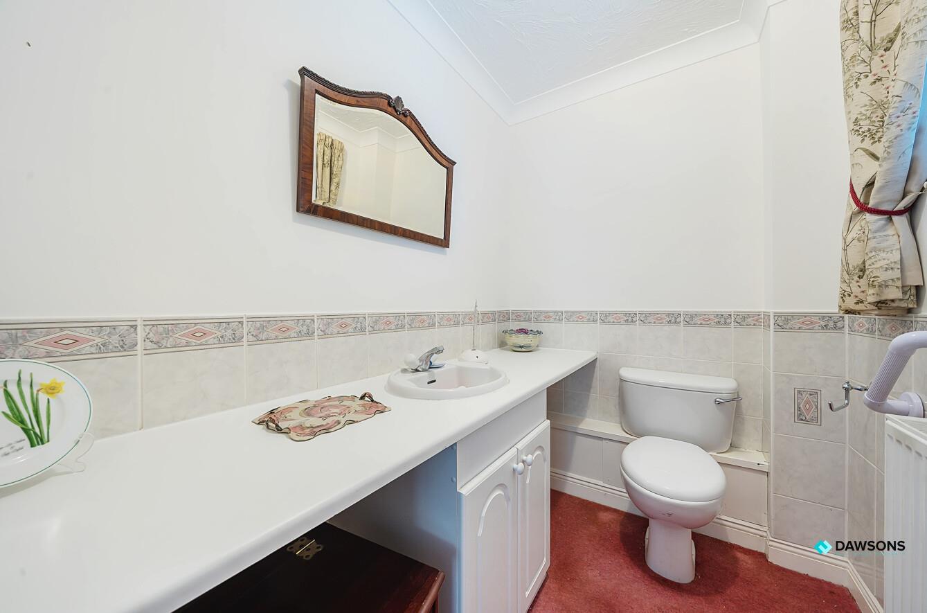 Ffordd Draenen Ddu, West Cross, Swansea, SA3 5RP